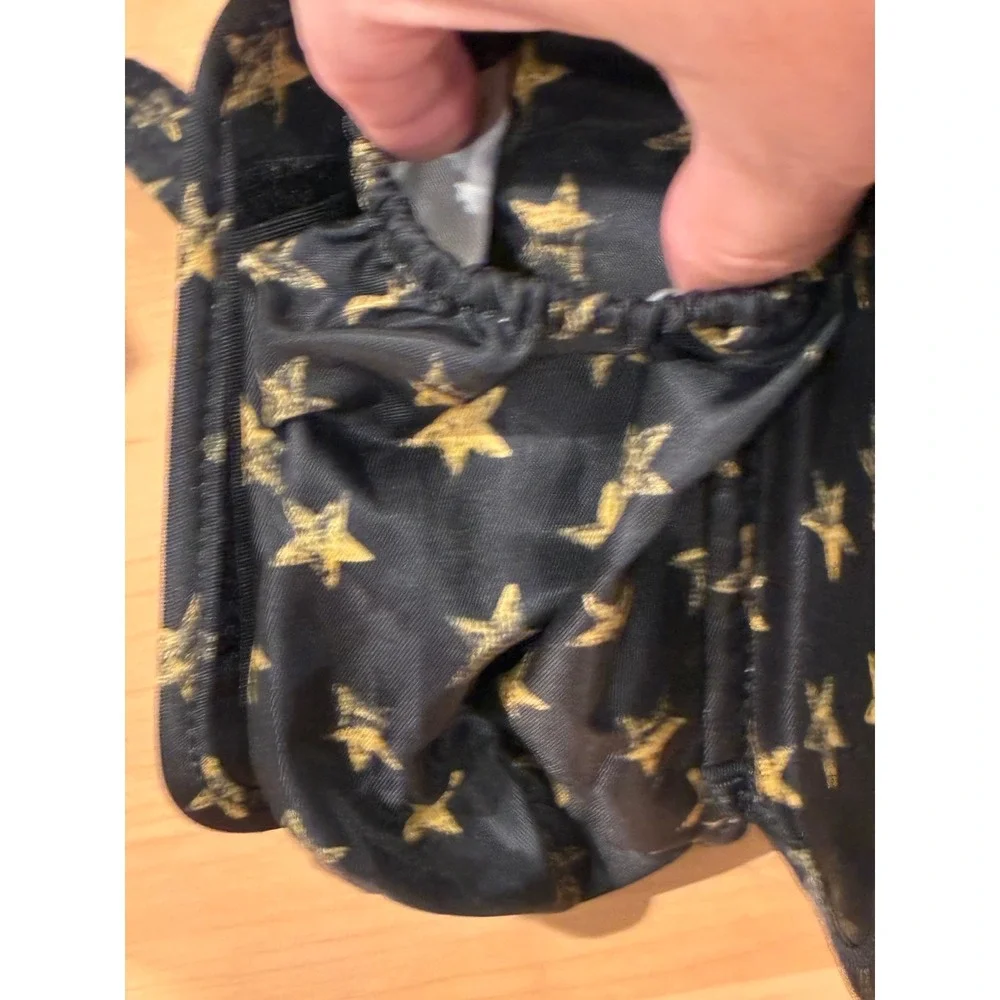 Lug Flutter Crossbody Bag Black Gold Star Quilted Travel Shoulder Bag Pocket